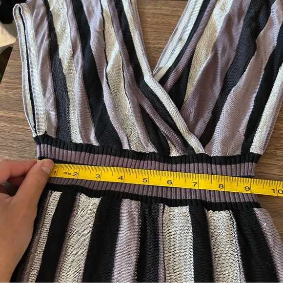 NWT Bebe Striped V-Neck Dress in Black and White XS - Picture 11 of 13